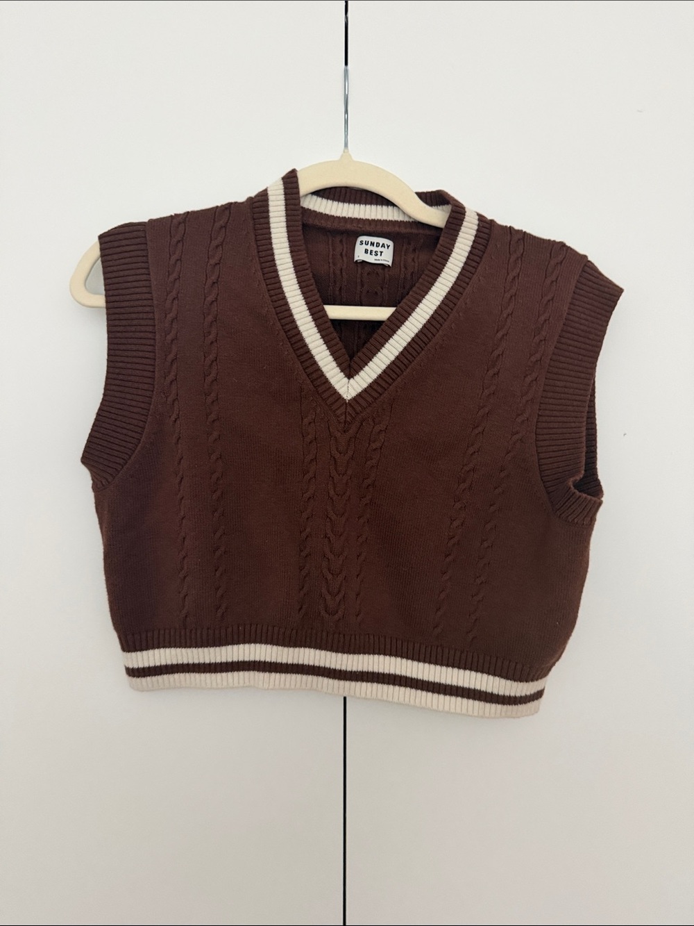 Aritzia Sunday Best Brown Cable Knit V-Neck Sweater Vest with Cream Trim